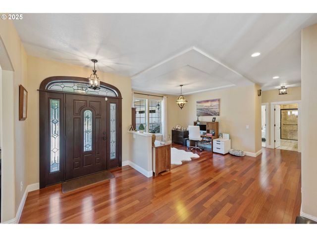 2270 HAYES St, North Bend, OR 97459