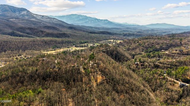 441 Matterhorn Drive, Gatlinburg, TN 37738