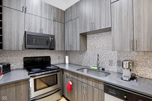 735 Lexington Avenue 15, Indianapolis, IN 46203