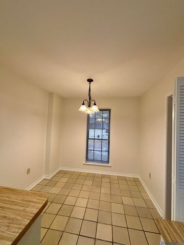 5416 Heatherstone Dr, Baton Rouge, LA 70820