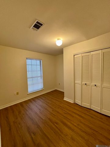 5416 Heatherstone Dr, Baton Rouge, LA 70820