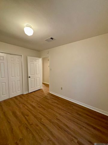 5416 Heatherstone Dr, Baton Rouge, LA 70820