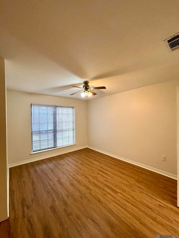 5416 Heatherstone Dr, Baton Rouge, LA 70820