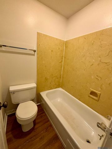 5416 Heatherstone Dr, Baton Rouge, LA 70820