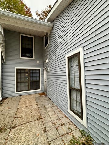 5416 Heatherstone Dr, Baton Rouge, LA 70820