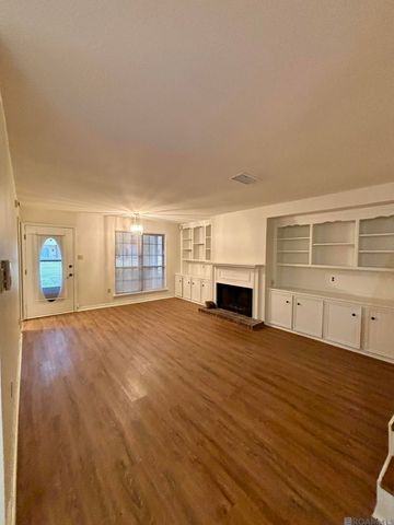 5416 Heatherstone Dr, Baton Rouge, LA 70820