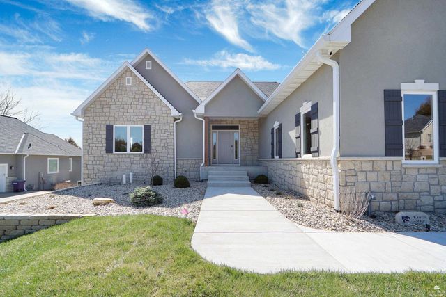 1113 Wyndham Heights Drive, Manhattan, KS 66503
