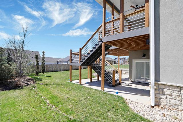 1113 Wyndham Heights Drive, Manhattan, KS 66503