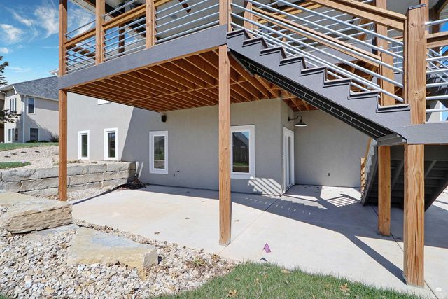 1113 Wyndham Heights Drive, Manhattan, KS 66503