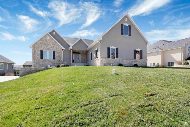 1113 Wyndham Heights Drive, Manhattan, KS 66503