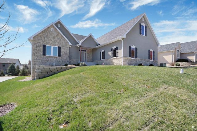 1113 Wyndham Heights Drive, Manhattan, KS 66503