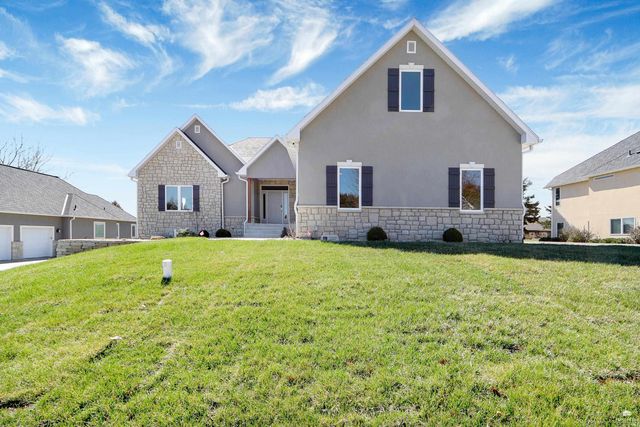 1113 Wyndham Heights Drive, Manhattan, KS 66503
