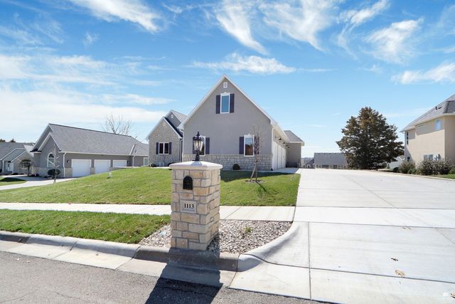 1113 Wyndham Heights Drive, Manhattan, KS 66503