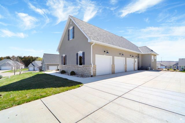 1113 Wyndham Heights Drive, Manhattan, KS 66503