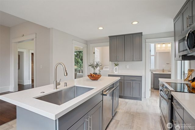 1927 S L Street, Tacoma, WA 98405