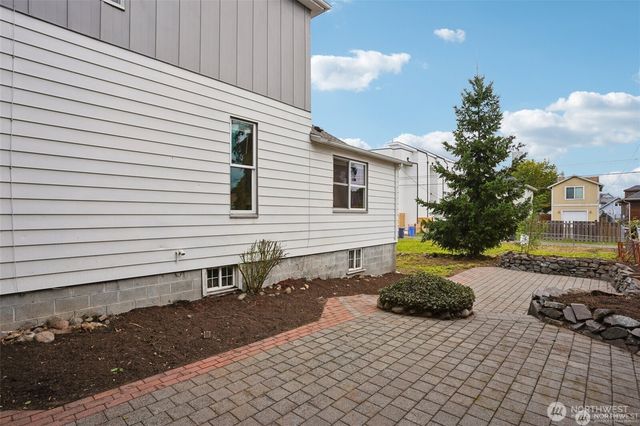 1927 S L Street, Tacoma, WA 98405