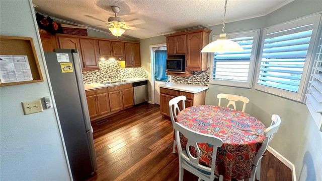 908 ROSE LANE, Lady Lake, FL 32159