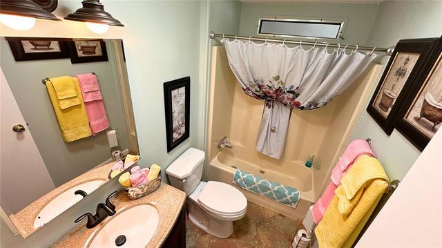 908 ROSE LANE, Lady Lake, FL 32159