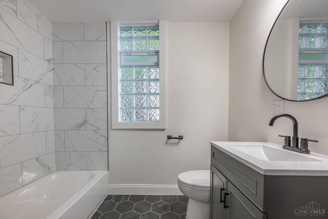 2728 Silverleaf Avenue, Cincinnati, OH 45212