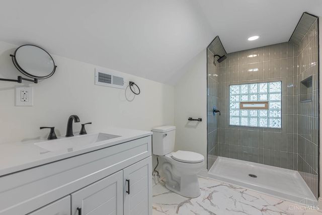 2728 Silverleaf Avenue, Cincinnati, OH 45212
