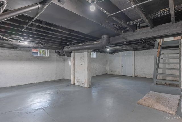 2728 Silverleaf Avenue, Cincinnati, OH 45212