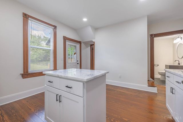 2728 Silverleaf Avenue, Cincinnati, OH 45212