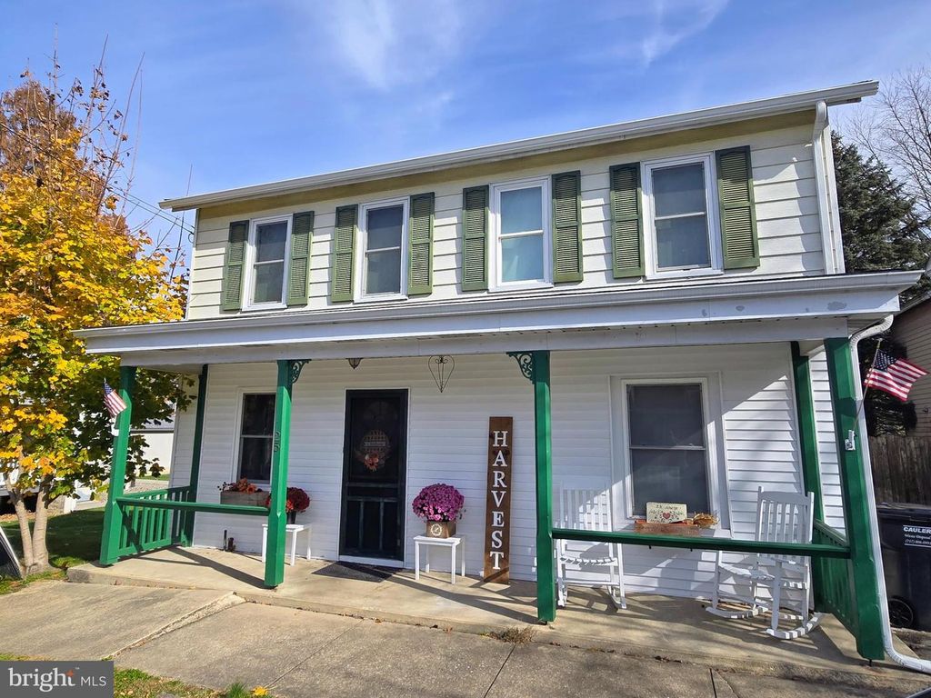 25 S 2ND, Bainbridge, PA 17502