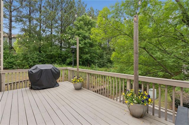 2250 Whiteoak Drive SE, Smyrna, GA 30080