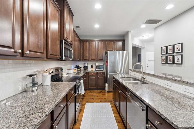 2250 Whiteoak Drive SE, Smyrna, GA 30080