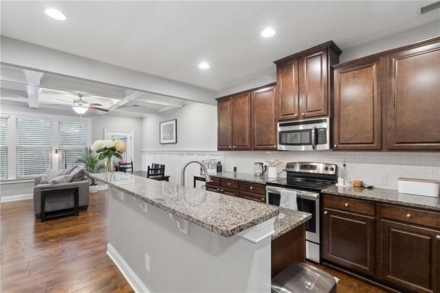 2250 Whiteoak Drive SE, Smyrna, GA 30080
