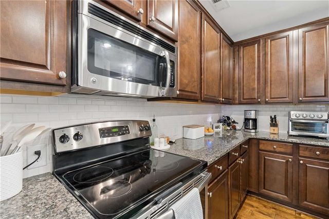 2250 Whiteoak Drive SE, Smyrna, GA 30080