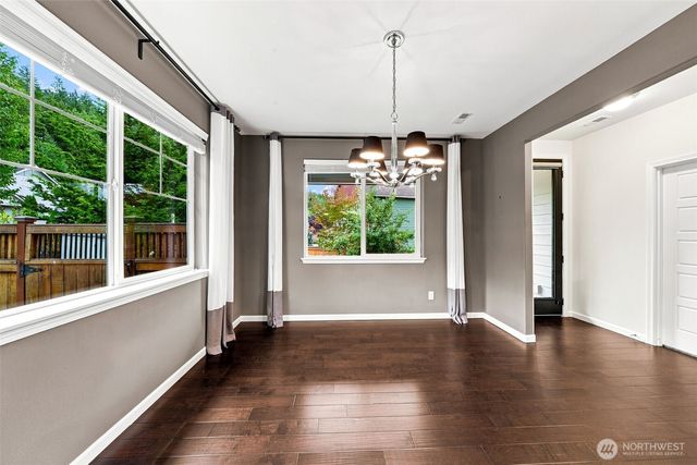 19220 Village Court E, Bonney Lake, WA 98391