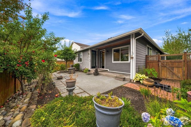 19220 Village Court E, Bonney Lake, WA 98391
