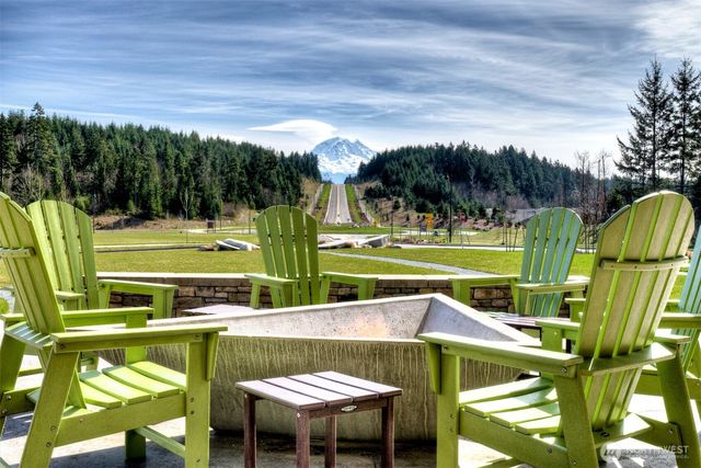 19220 Village Court E, Bonney Lake, WA 98391
