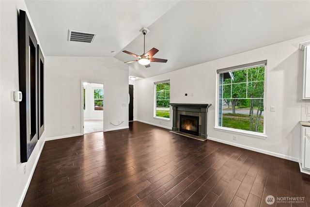 19220 Village Court E, Bonney Lake, WA 98391