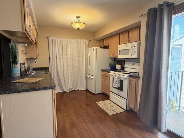 73 University DRIVE, Fond Du Lac, WI 54935