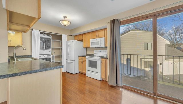 73 University DRIVE, Fond Du Lac, WI 54935