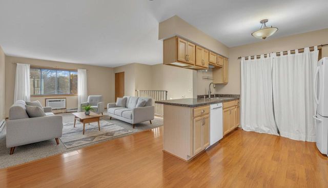 73 University DRIVE, Fond Du Lac, WI 54935