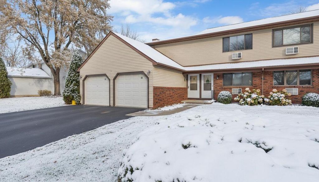 73 University DRIVE, Fond Du Lac, WI 54935