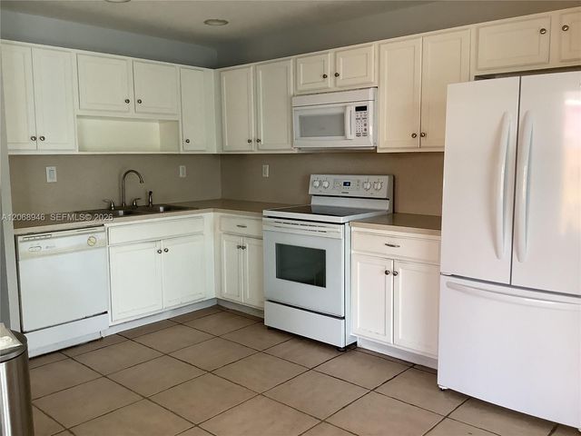 7050 SW 164th Court, Miami, FL 33193
