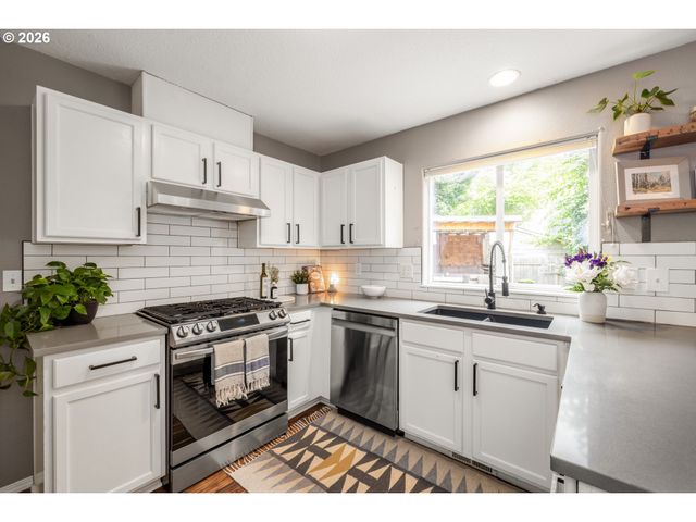 2741 N WILLIS Blvd, Portland, OR 97217