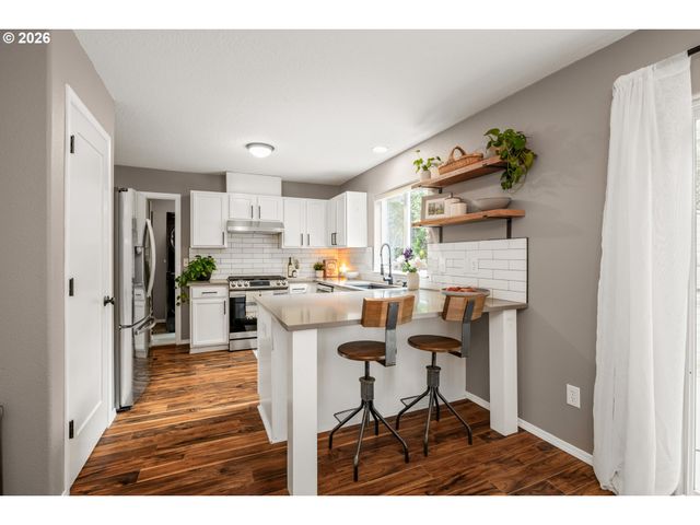 2741 N WILLIS Blvd, Portland, OR 97217