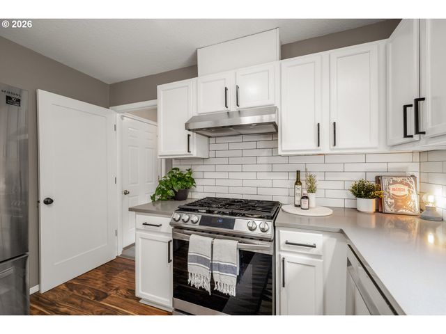 2741 N WILLIS Blvd, Portland, OR 97217