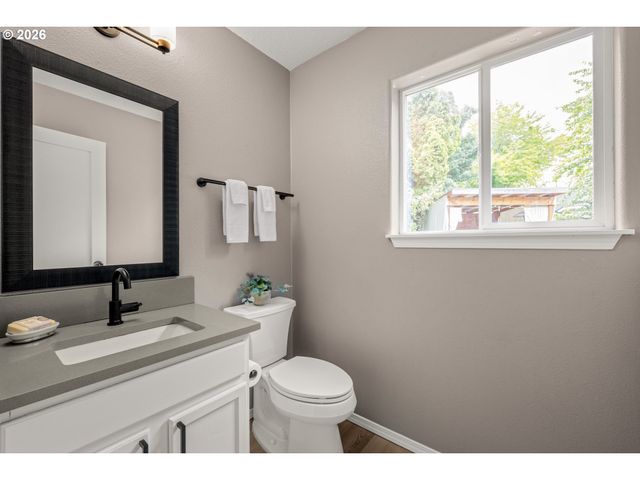 2741 N WILLIS Blvd, Portland, OR 97217