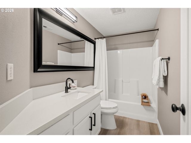 2741 N WILLIS Blvd, Portland, OR 97217