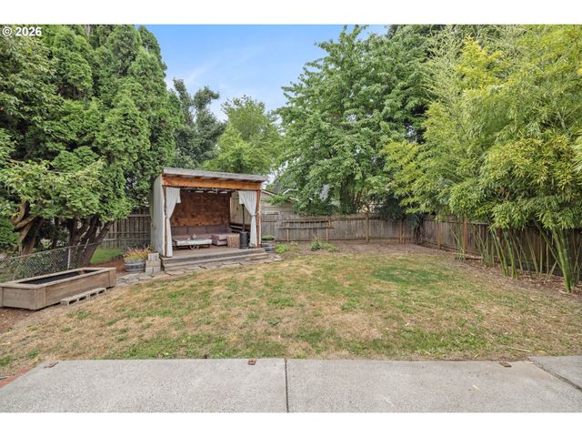 2741 N WILLIS Blvd, Portland, OR 97217