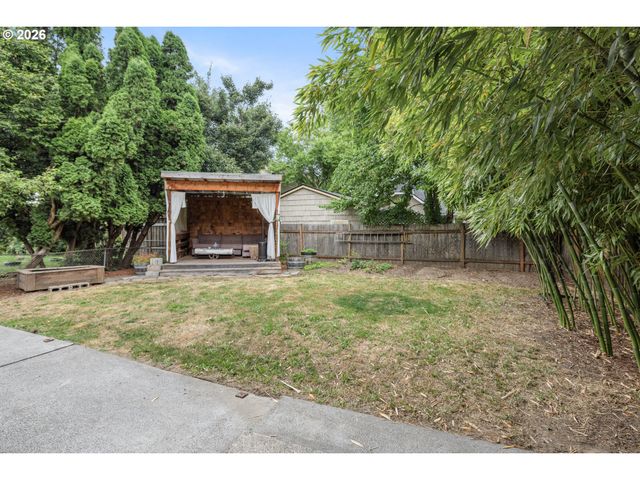 2741 N WILLIS Blvd, Portland, OR 97217