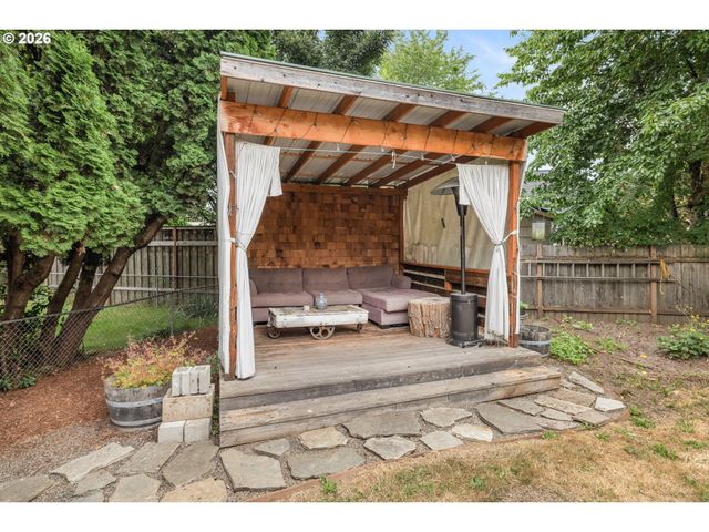 2741 N WILLIS Blvd, Portland, OR 97217