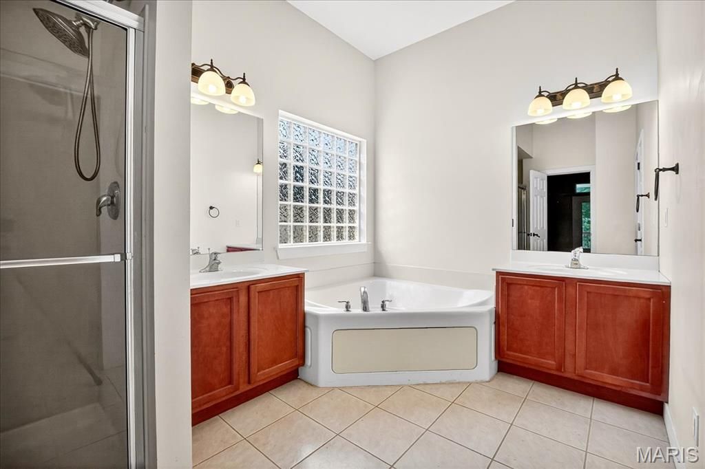 Image 15 of property listing at 1336 Forest Way, Wentzville, MO 63385