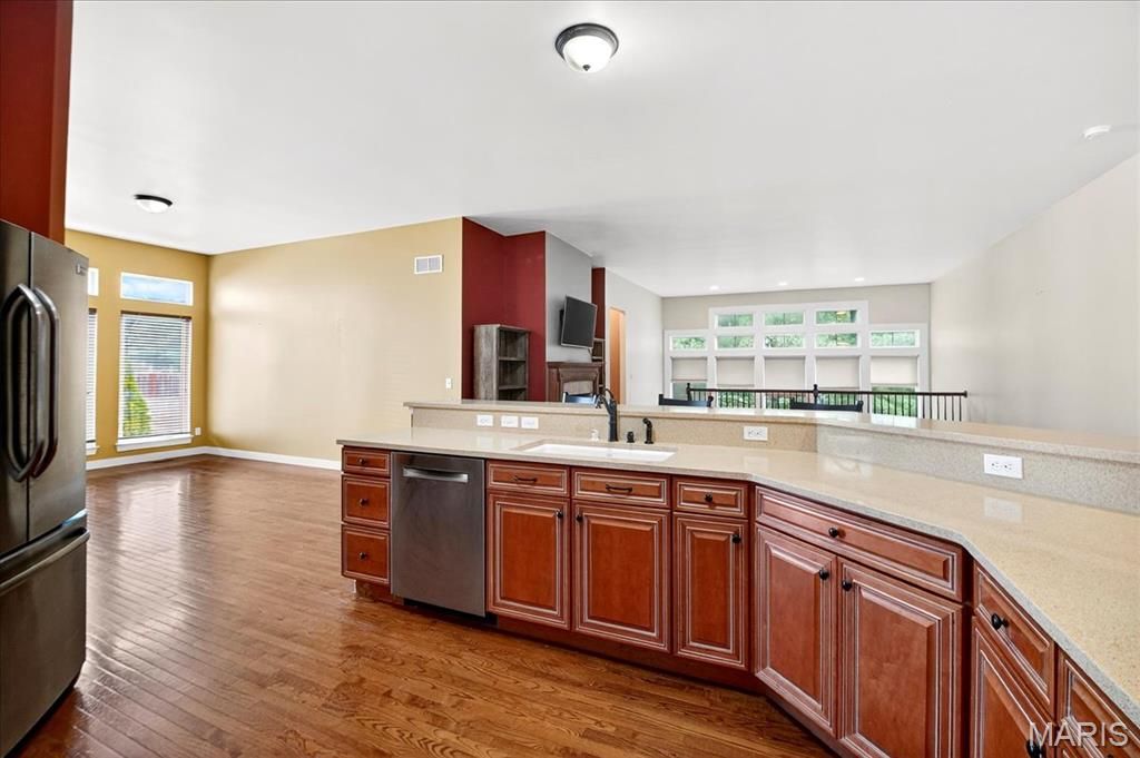 Image 7 of property listing at 1336 Forest Way, Wentzville, MO 63385